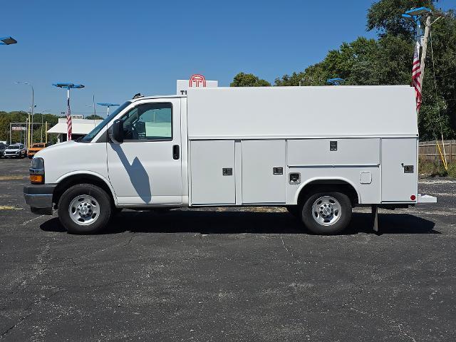 2025 Chevrolet Express Commercial Cutaway Vehicle Photo in INDEPENDENCE, MO 64055-1314