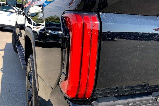 2025 Toyota Tundra 4WD Vehicle Photo in KANSAS CITY, MO 64114-4502