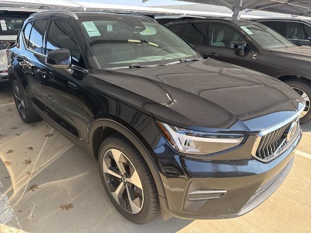 2025 Volvo XC40 Vehicle Photo in Grapevine, TX 76051