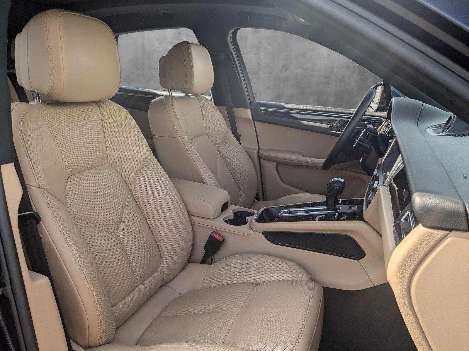 2022 Porsche Macan Vehicle Photo in Towson, MD 21204