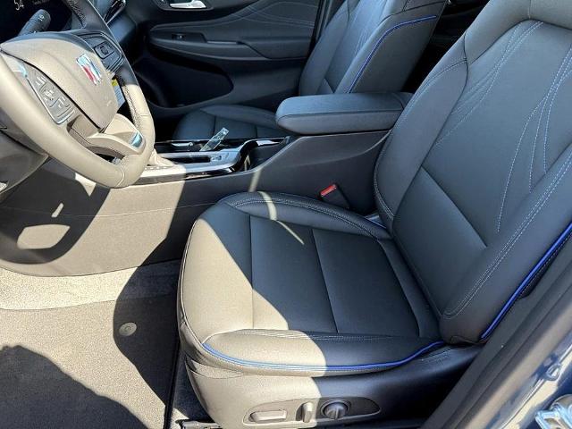 2025 Buick Envista Vehicle Photo in CHICOPEE, MA 01020-5001