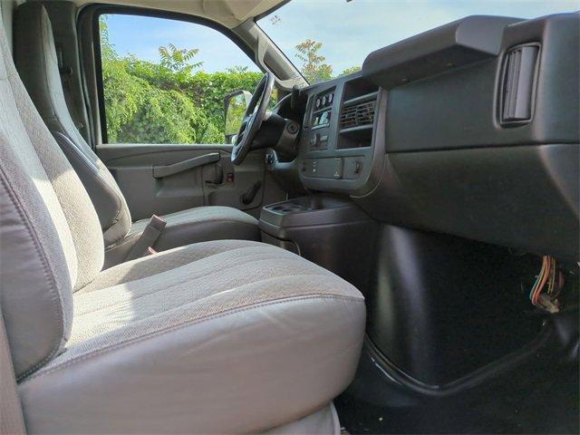 2016 Chevrolet Express Cutaway 3500 Vehicle Photo in PASADENA, CA 91107-3803