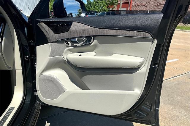 2022 Volvo XC90 Vehicle Photo in Houston, TX 77007