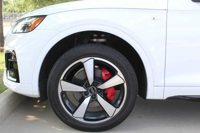 2024 Audi Q5 Vehicle Photo in HOUSTON, TX 77090