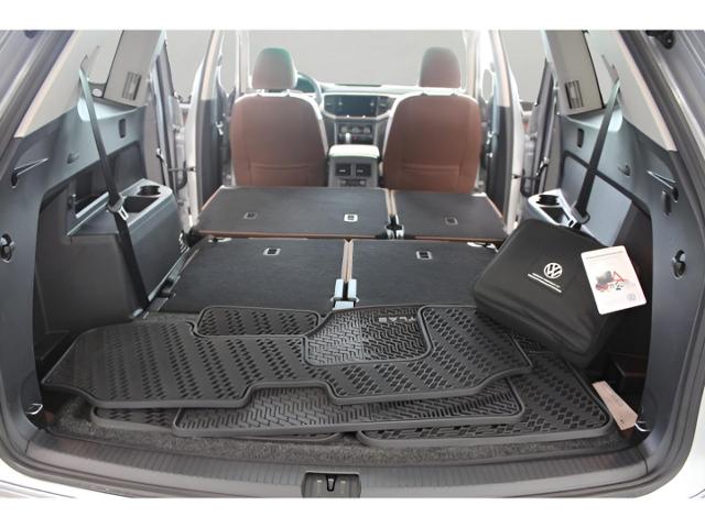2023 Volkswagen Atlas Vehicle Photo in Green Bay, WI 54304