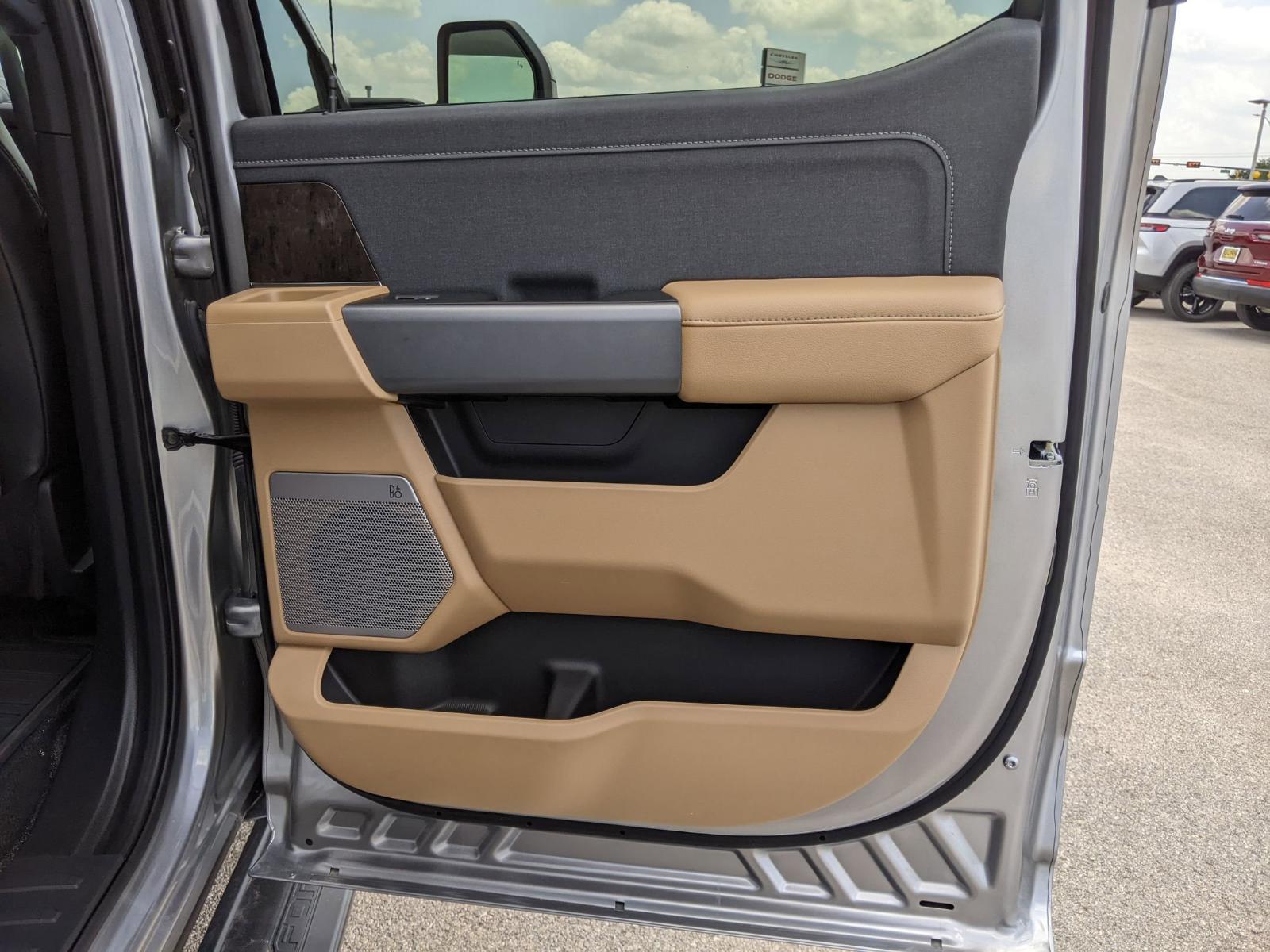 2024 Ford Super Duty F-250 SRW Vehicle Photo in Seguin, TX 78155