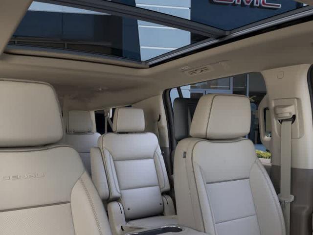 2025 GMC Yukon XL Vehicle Photo in ZELIENOPLE, PA 16063-2910