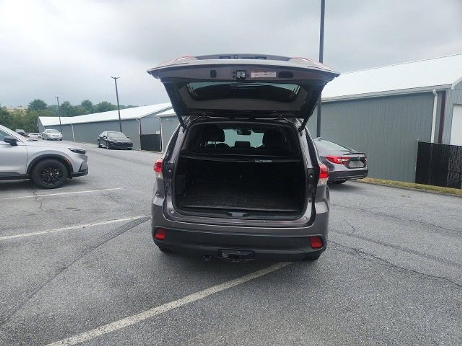 2019 Toyota Highlander Vehicle Photo in Harrisburg, PA 17111
