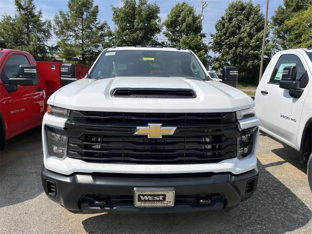 2024 Chevrolet Silverado 3500 HD Chassis Cab Vehicle Photo in ALCOA, TN 37701-3235