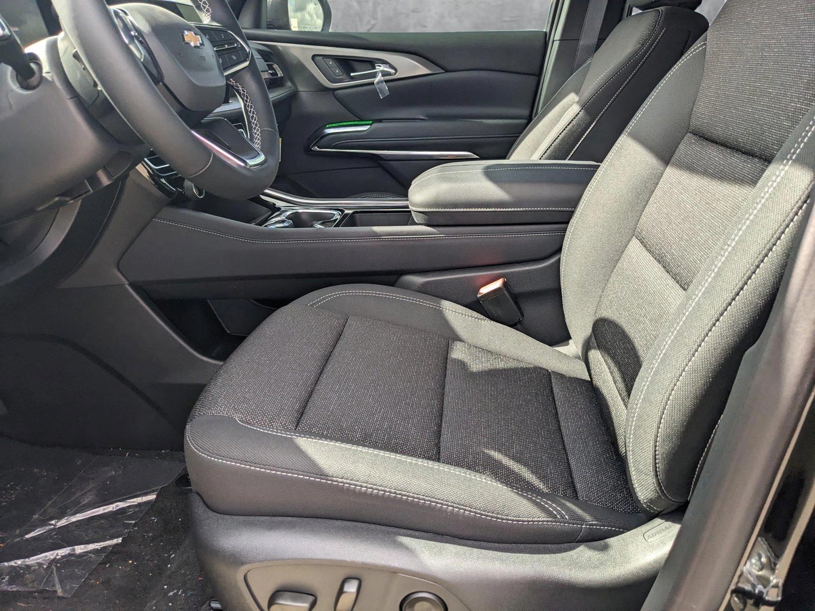 2025 Chevrolet Traverse Vehicle Photo in MIAMI, FL 33172-3015