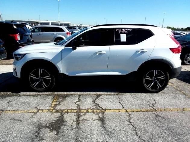 2024 Volvo XC40 Vehicle Photo in Houston, TX 77007