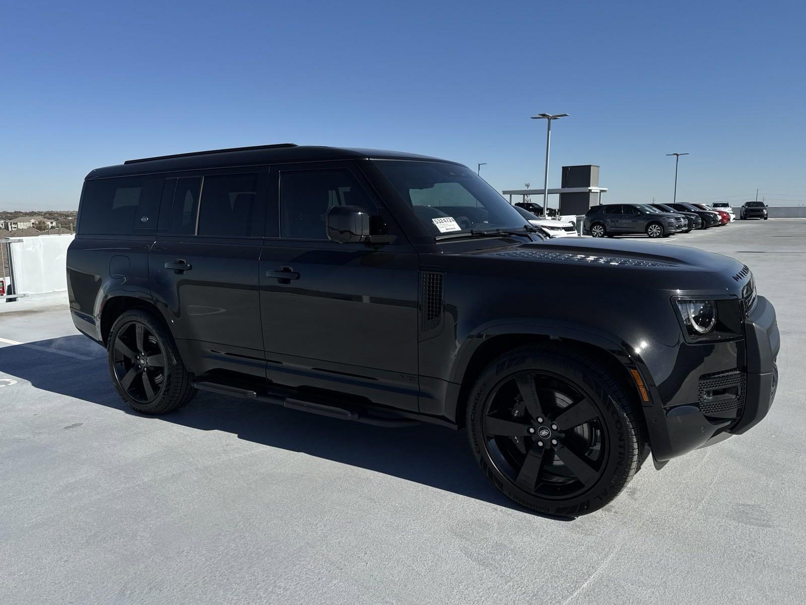 2024 Defender Vehicle Photo in AUSTIN, TX 78717