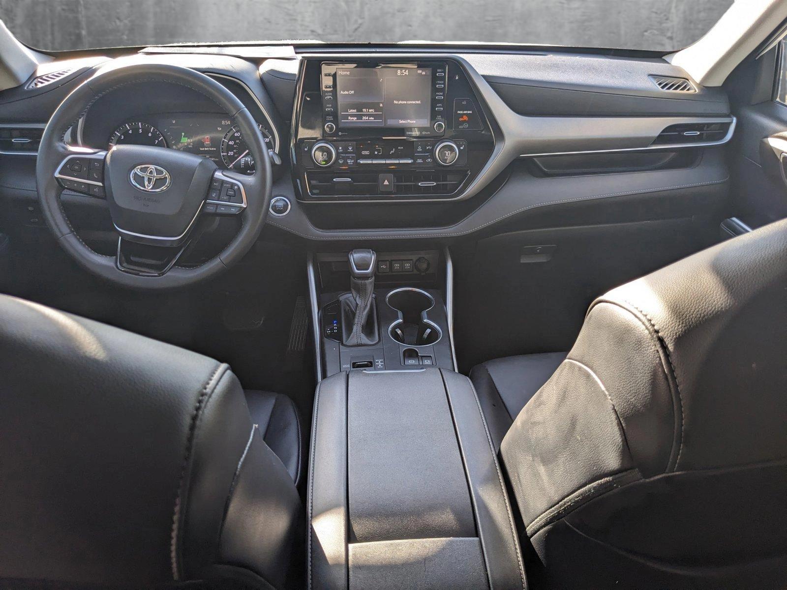 2020 Toyota Highlander Vehicle Photo in MIAMI, FL 33172-3015