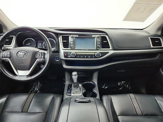 2018 Toyota Highlander Vehicle Photo in Grapevine, TX 76051