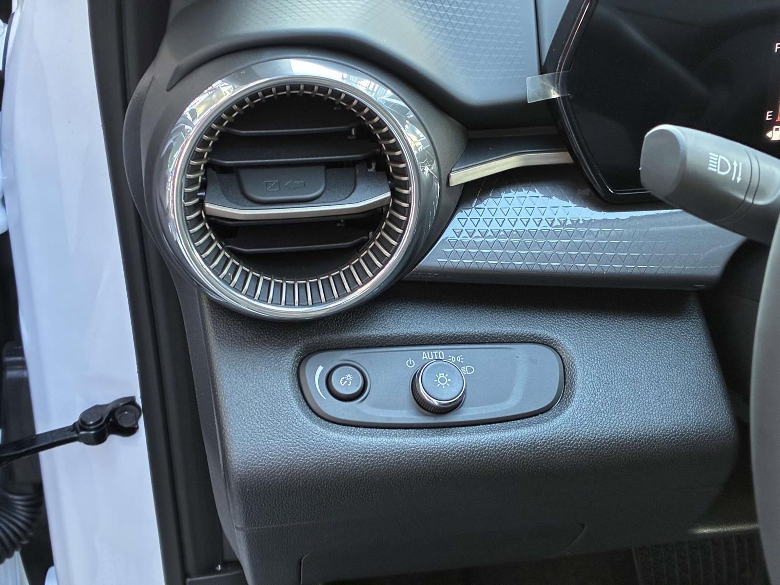2025 Chevrolet Trax Vehicle Photo in LOS ANGELES, CA 90007-3794