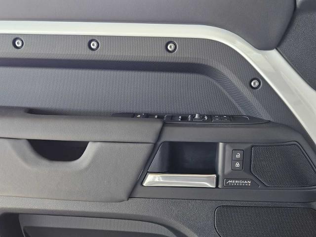 2025 Defender Vehicle Photo in AUSTIN, TX 78717