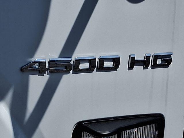 2024 Chevrolet Low Cab Forward 4500 Vehicle Photo in DANBURY, CT 06810-5034