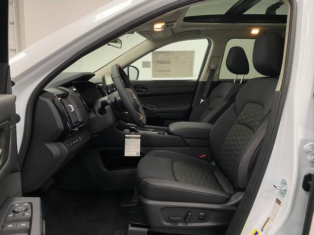 2025 Nissan Pathfinder Vehicle Photo in Appleton, WI 54913