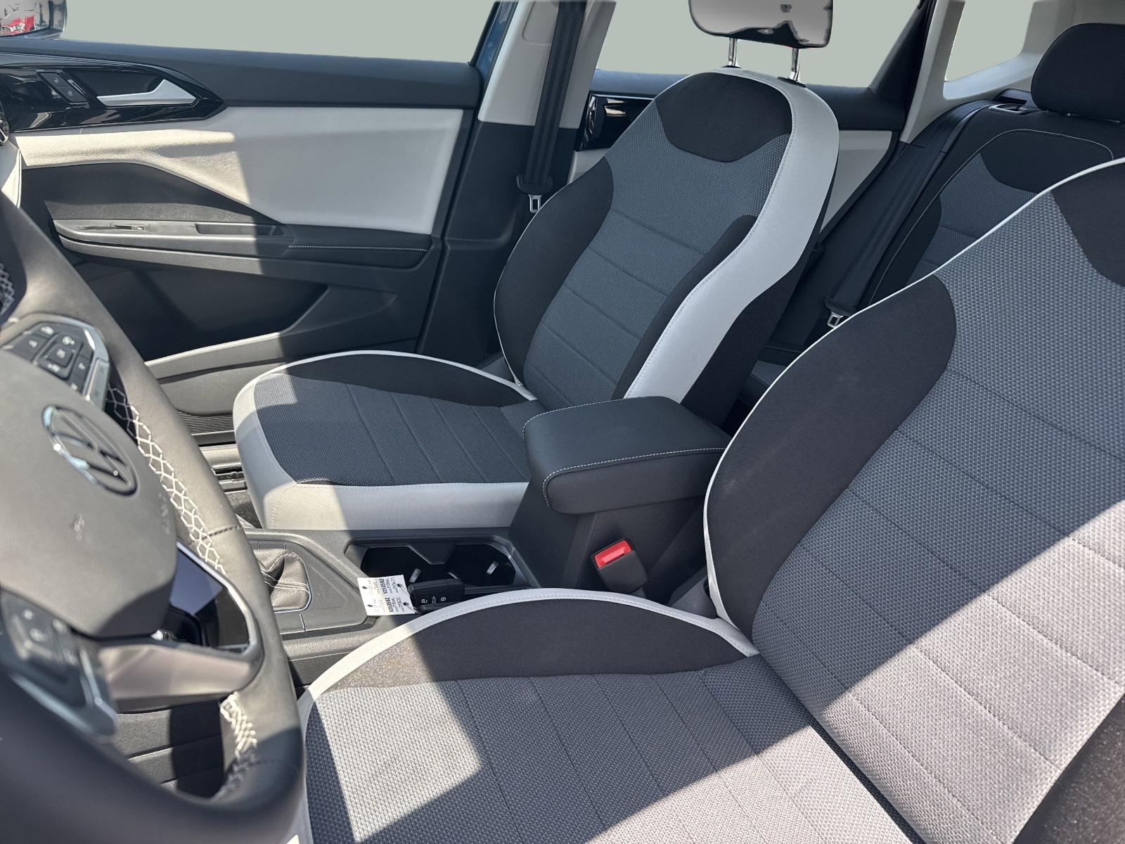 2025 Volkswagen Taos Vehicle Photo in Georgetown, TX 78626