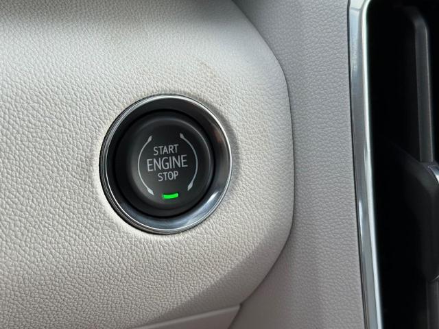 2025 GMC Acadia Vehicle Photo in COLUMBIA, MO 65203-3903