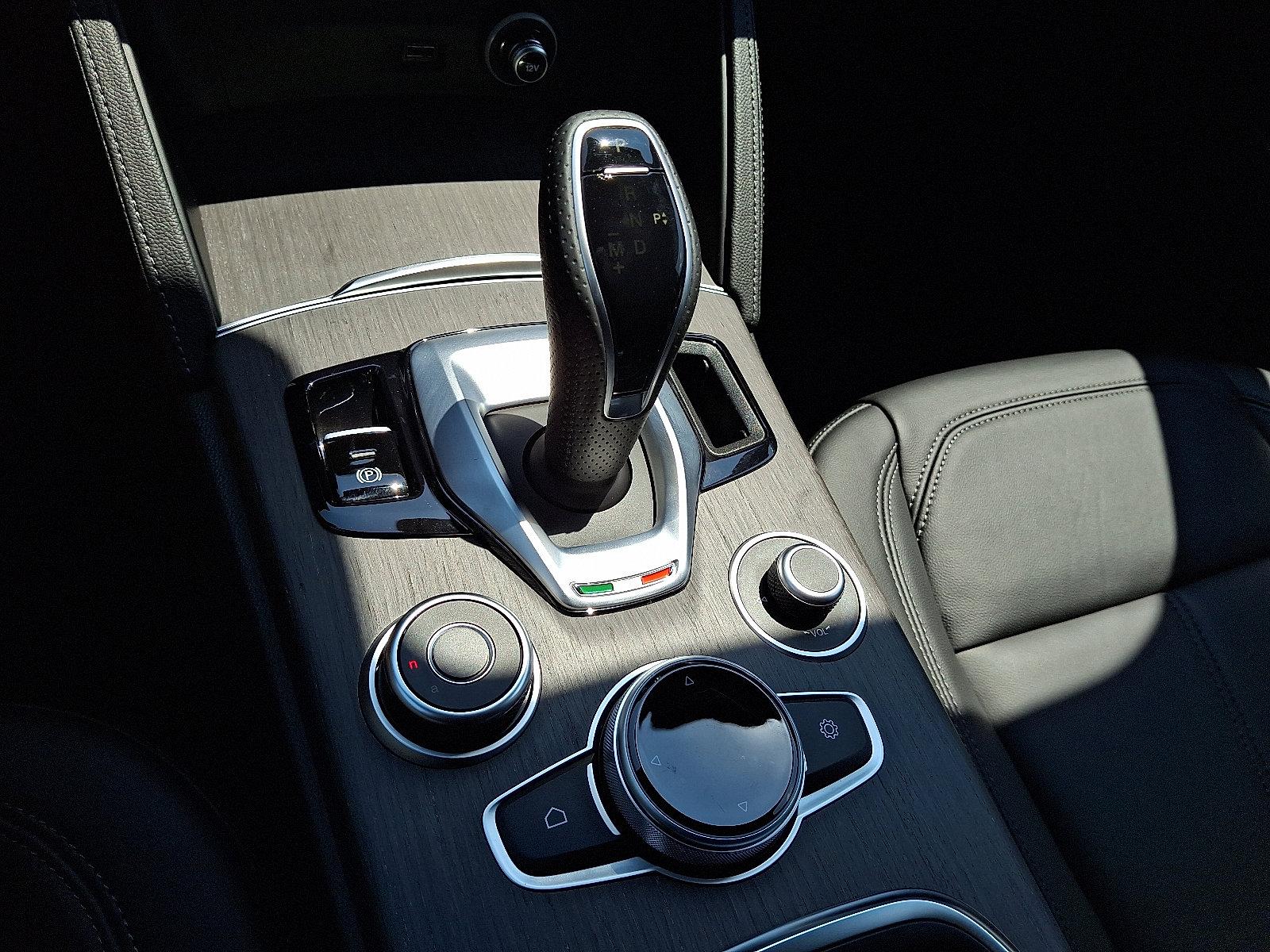 2022 Alfa Romeo Stelvio Vehicle Photo in Willow Grove, PA 19090