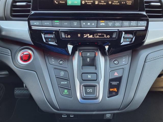 2025 Honda Odyssey Vehicle Photo in Oshkosh, WI 54904