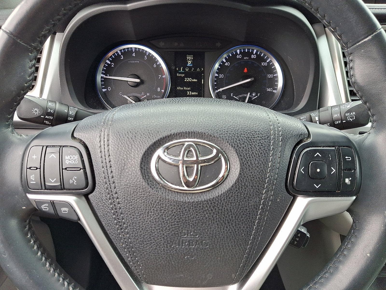 2016 Toyota Highlander Vehicle Photo in Lancaster, PA 17601