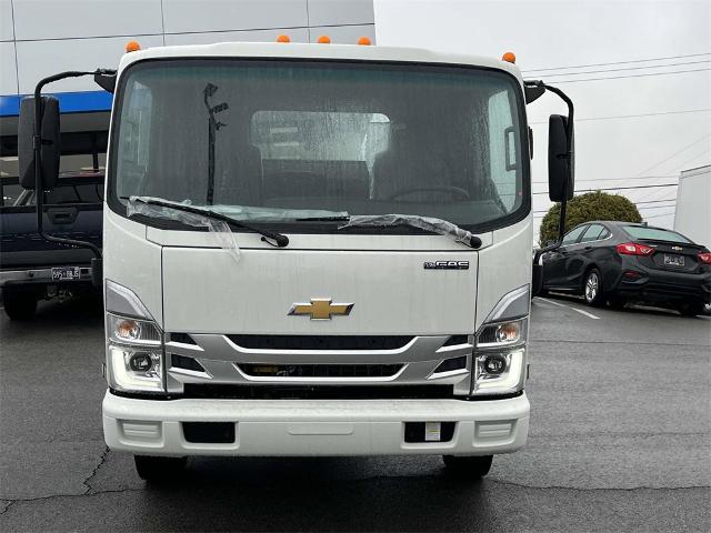 2024 Chevrolet Low Cab Forward 5500 HG Vehicle Photo in ALCOA, TN 37701-3235