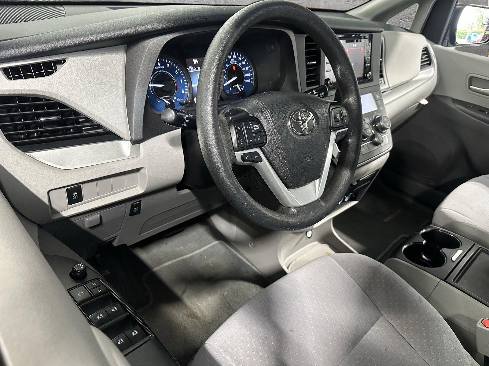 2020 Toyota Sienna Vehicle Photo in Hollywood, FL 33021