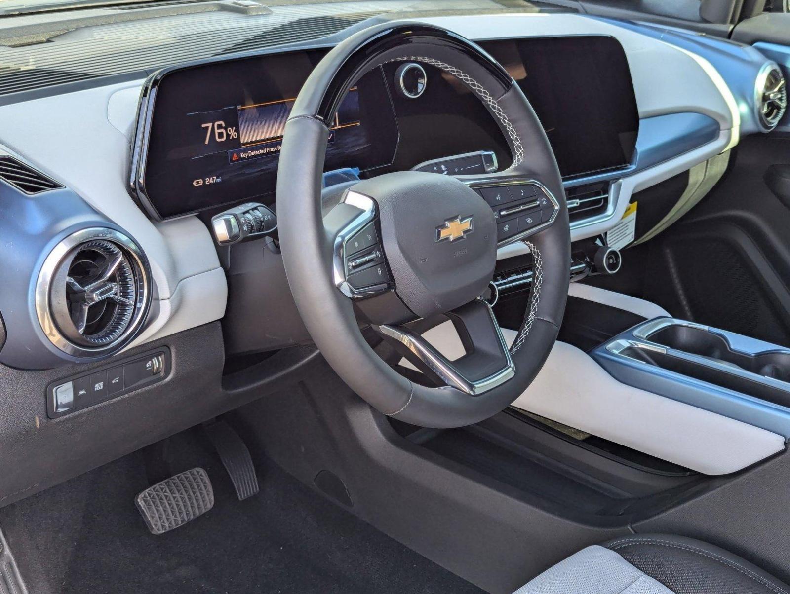 2024 Chevrolet Equinox EV Vehicle Photo in PEORIA, AZ 85382-3715