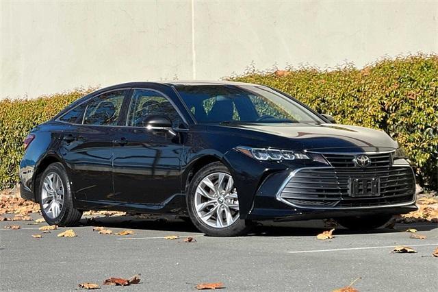 2022 Toyota Avalon XLE photo 2