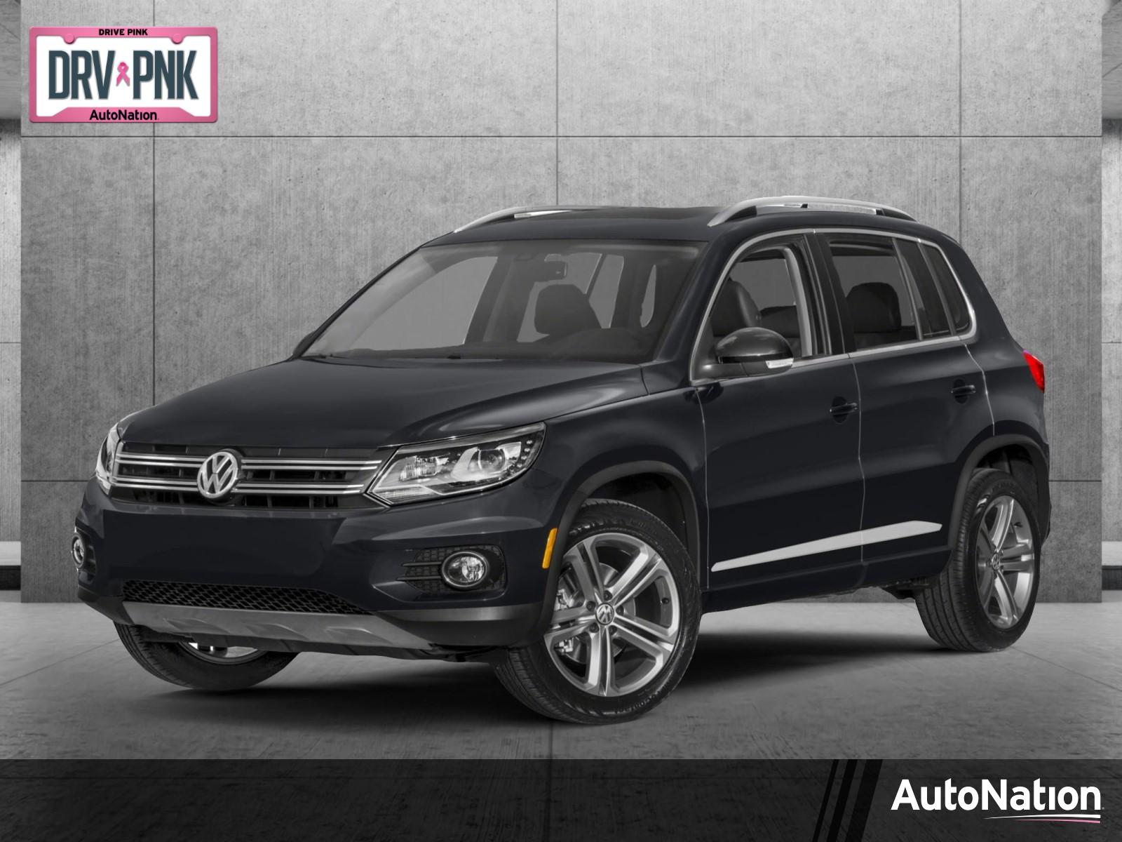 2017 Volkswagen Tiguan Vehicle Photo in DENVER, CO 80221-3610