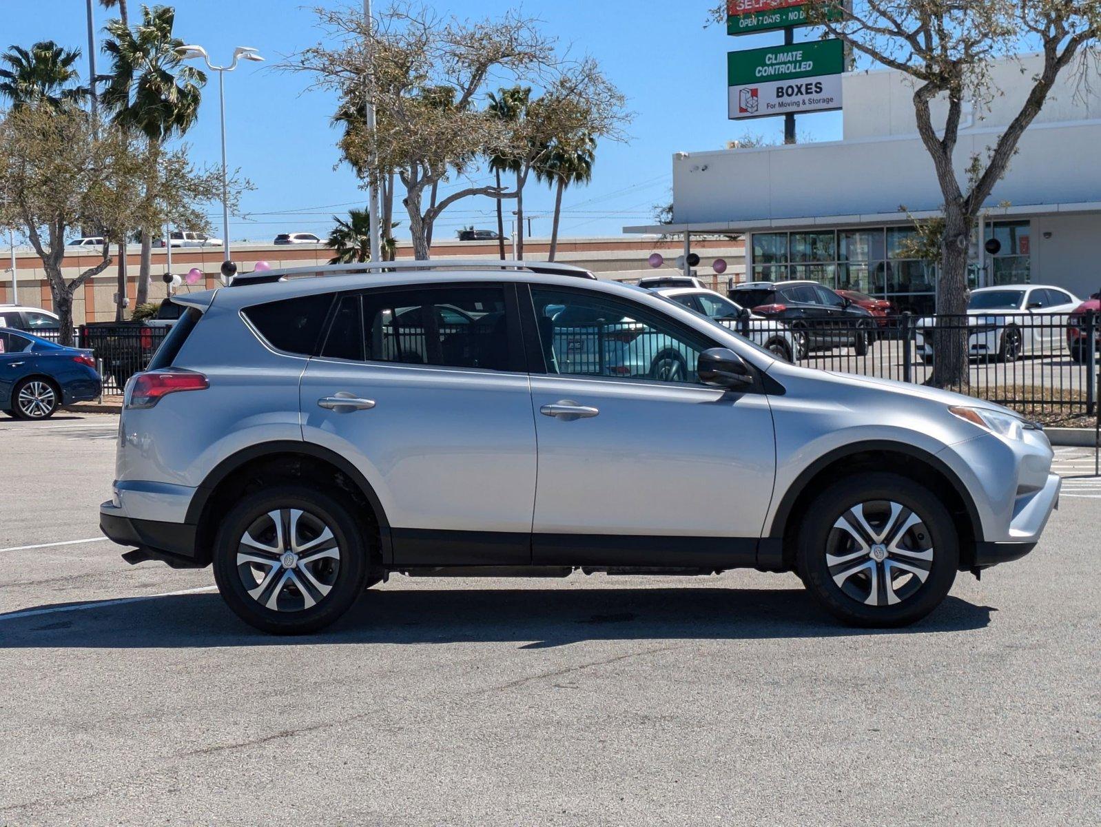 2018 Toyota RAV4 Vehicle Photo in Corpus Christi, TX 78415