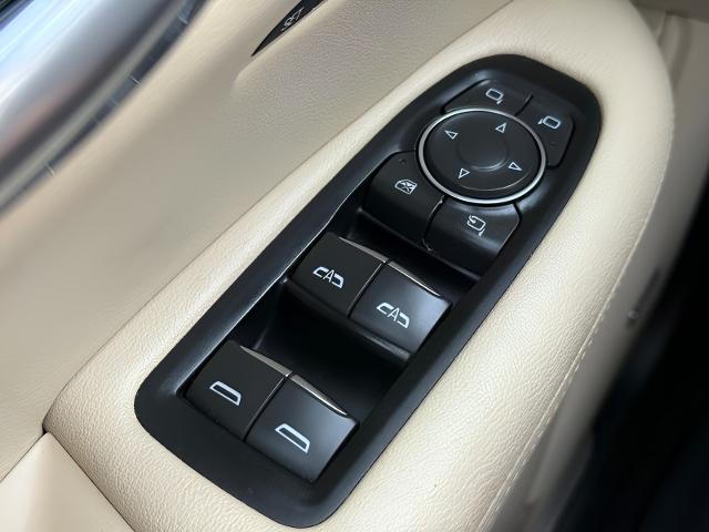 2018 Cadillac XT5 Vehicle Photo in MADISON, WI 53713-3220