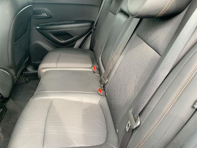 2022 Chevrolet Trax Vehicle Photo in MOON TOWNSHIP, PA 15108-2571