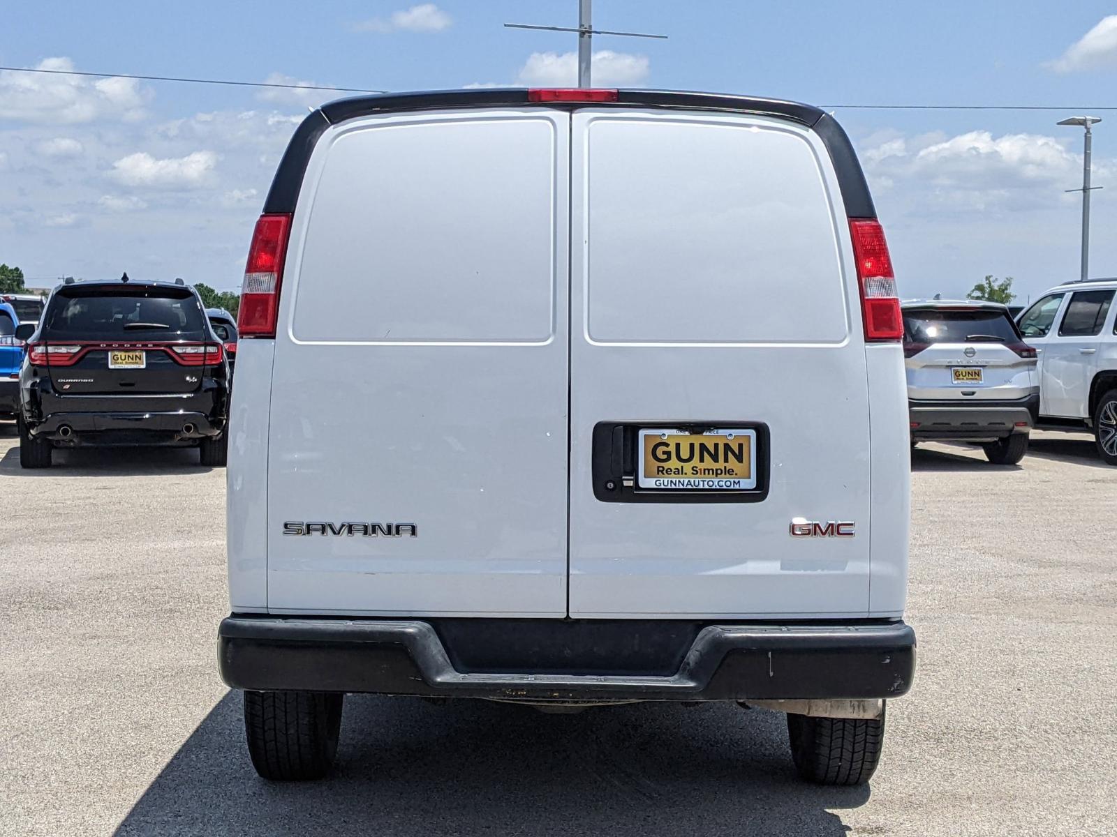 2023 GMC Savana Cargo Van Vehicle Photo in Seguin, TX 78155