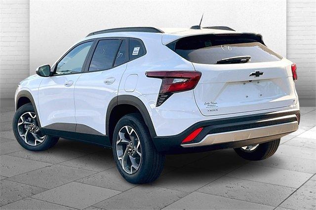 2025 Chevrolet Trax Vehicle Photo in TOPEKA, KS 66609-0000