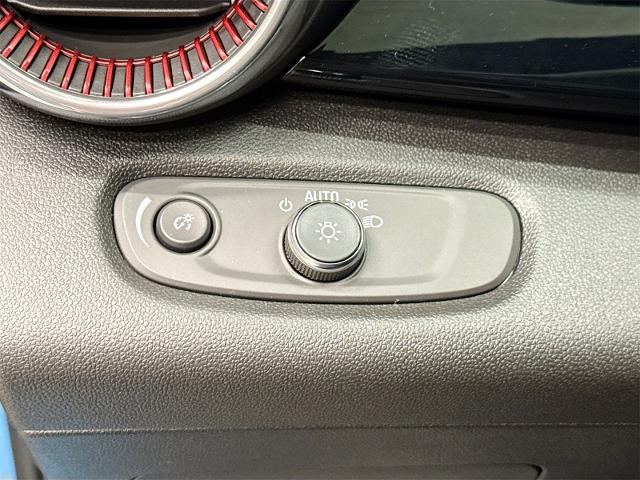 2025 Chevrolet Trax Vehicle Photo in EVERETT, WA 98203-5662