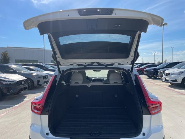 2025 Volvo XC40 Vehicle Photo in Grapevine, TX 76051