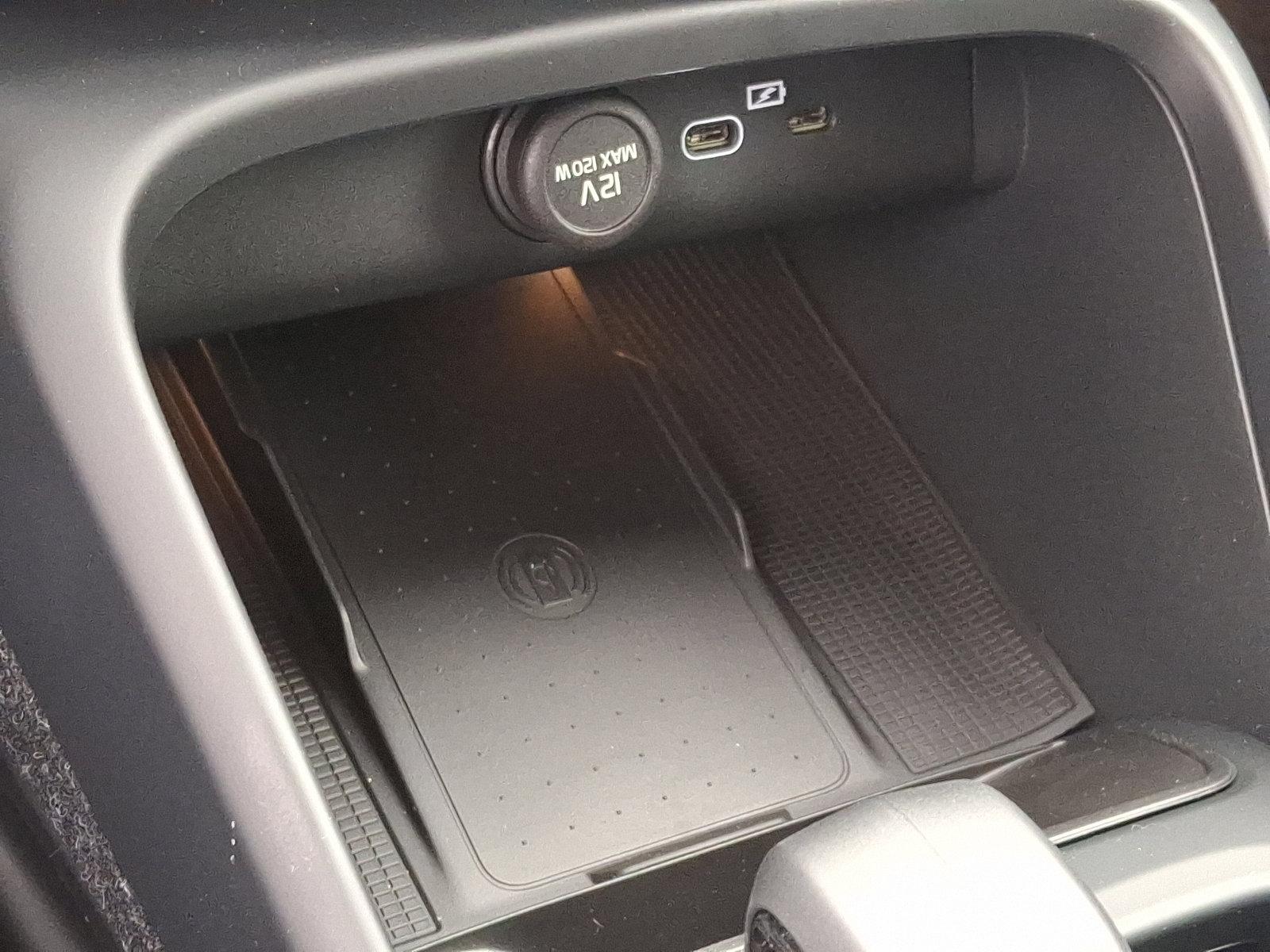 2025 Volvo XC40 Vehicle Photo in Trevose, PA 19053
