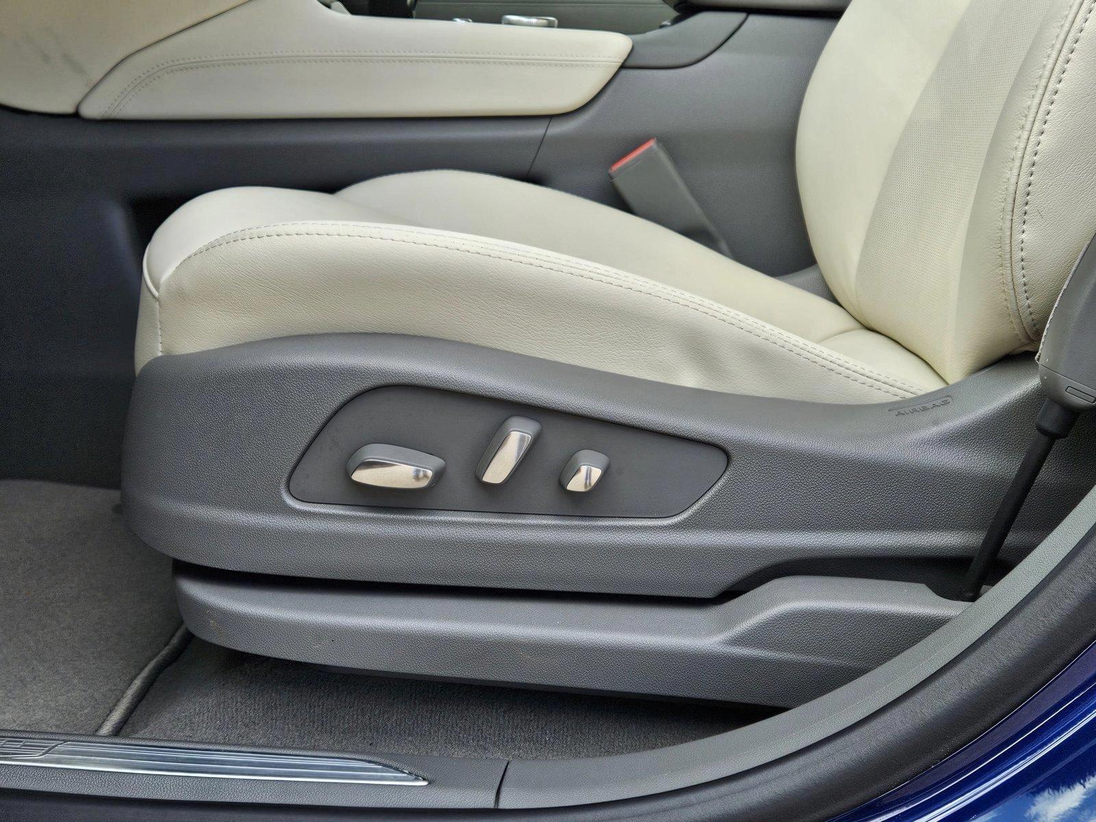 2025 Cadillac XT5 Vehicle Photo in AMARILLO, TX 79106-1809