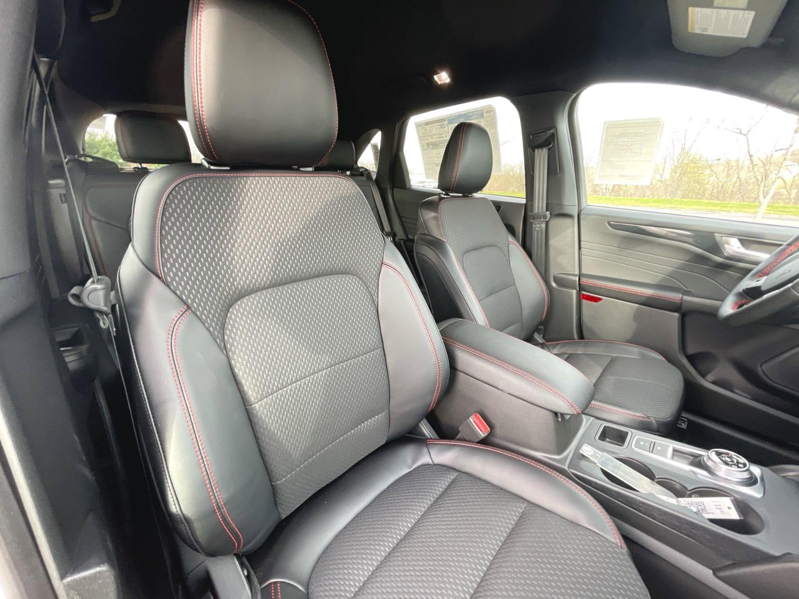 2024 Ford Escape Vehicle Photo in Belle Vernon, PA 15012