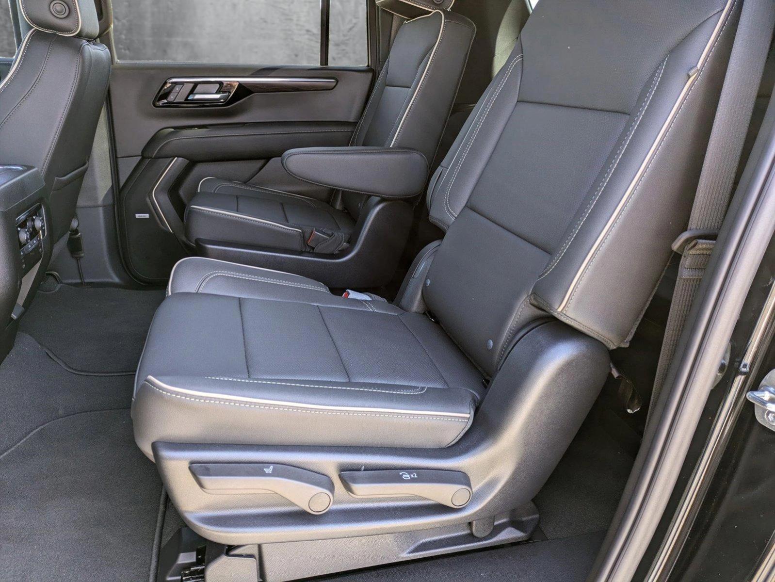 2025 Chevrolet Suburban Vehicle Photo in CORPUS CHRISTI, TX 78412-4902