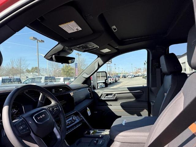 2025 GMC Sierra 3500HD Vehicle Photo in CHICOPEE, MA 01020-5001