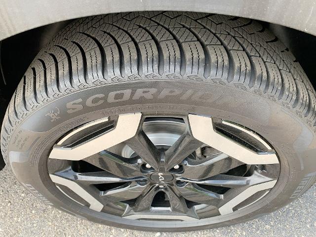 2023 Kia Telluride Vehicle Photo in MOON TOWNSHIP, PA 15108-2571