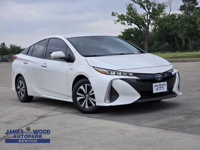 2017 Toyota Prius Prime Vehicle Photo in DENTON, TX 76210-9321