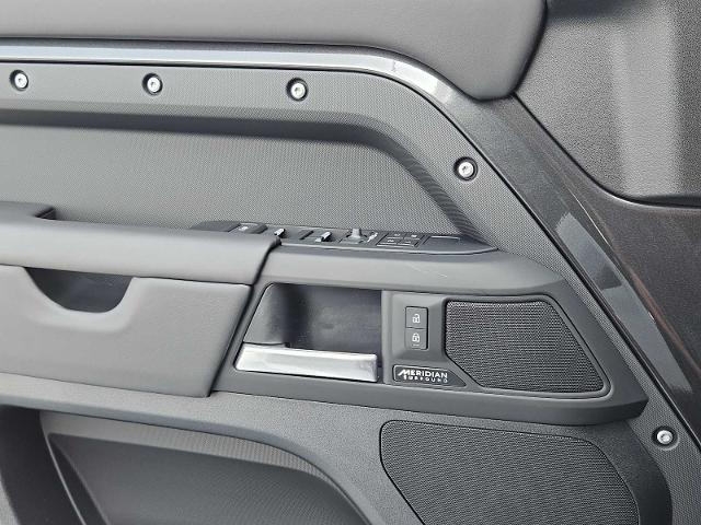 2025 Defender Vehicle Photo in AUSTIN, TX 78717