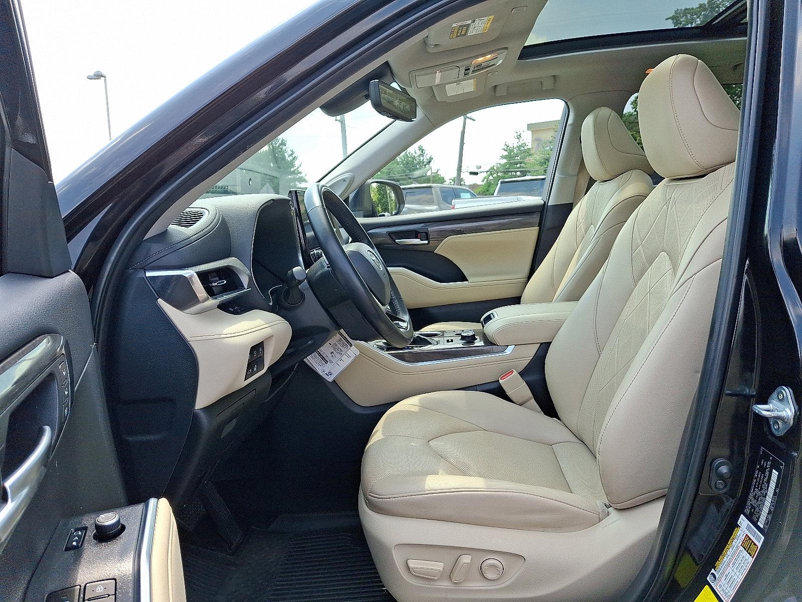 2024 Toyota Highlander Vehicle Photo in Trevose, PA 19053