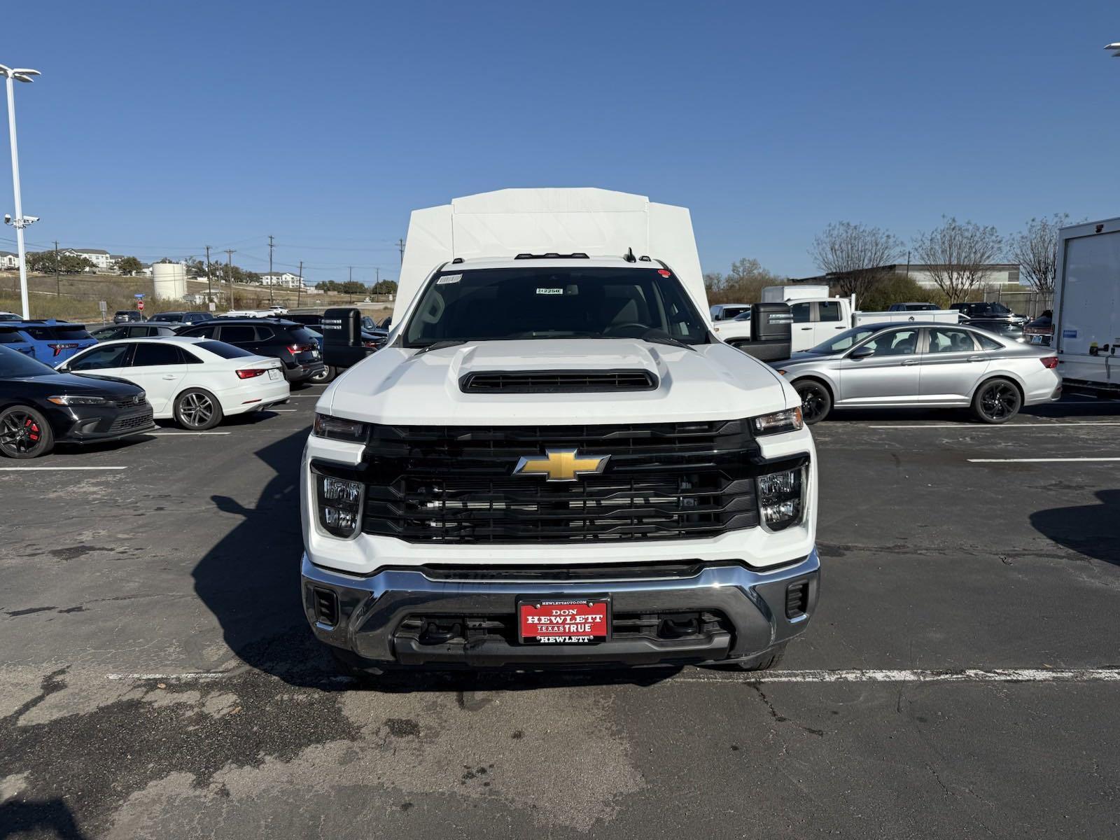 2024 Chevrolet Silverado 3500 HD Chassis Cab Vehicle Photo in GEORGETOWN, TX 78626-7508