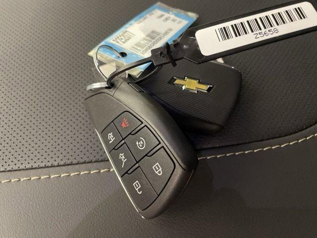 2025 Chevrolet Tahoe Vehicle Photo in PHOENIX, AZ 85014-3381